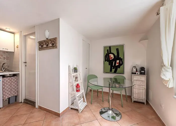 Lungaretta Flat Trastevere Roma